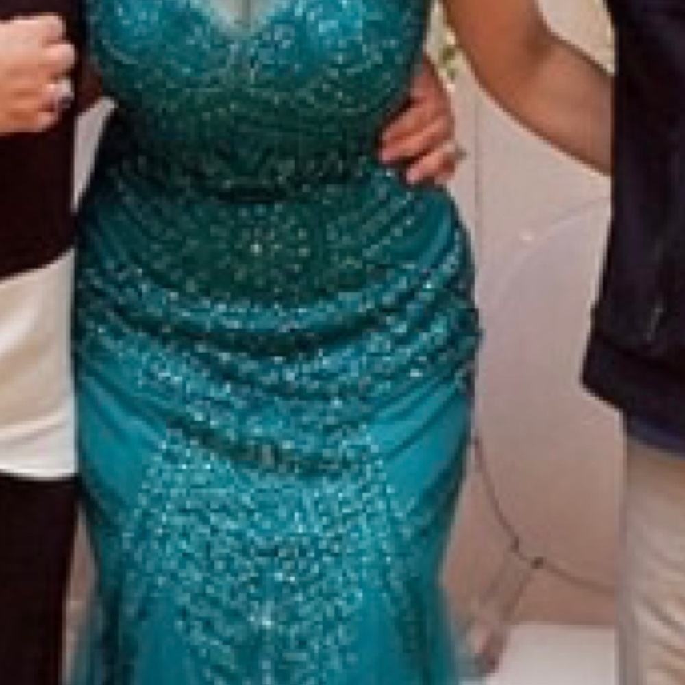 Abby Paris Couture Gown - Picture 2 of 7